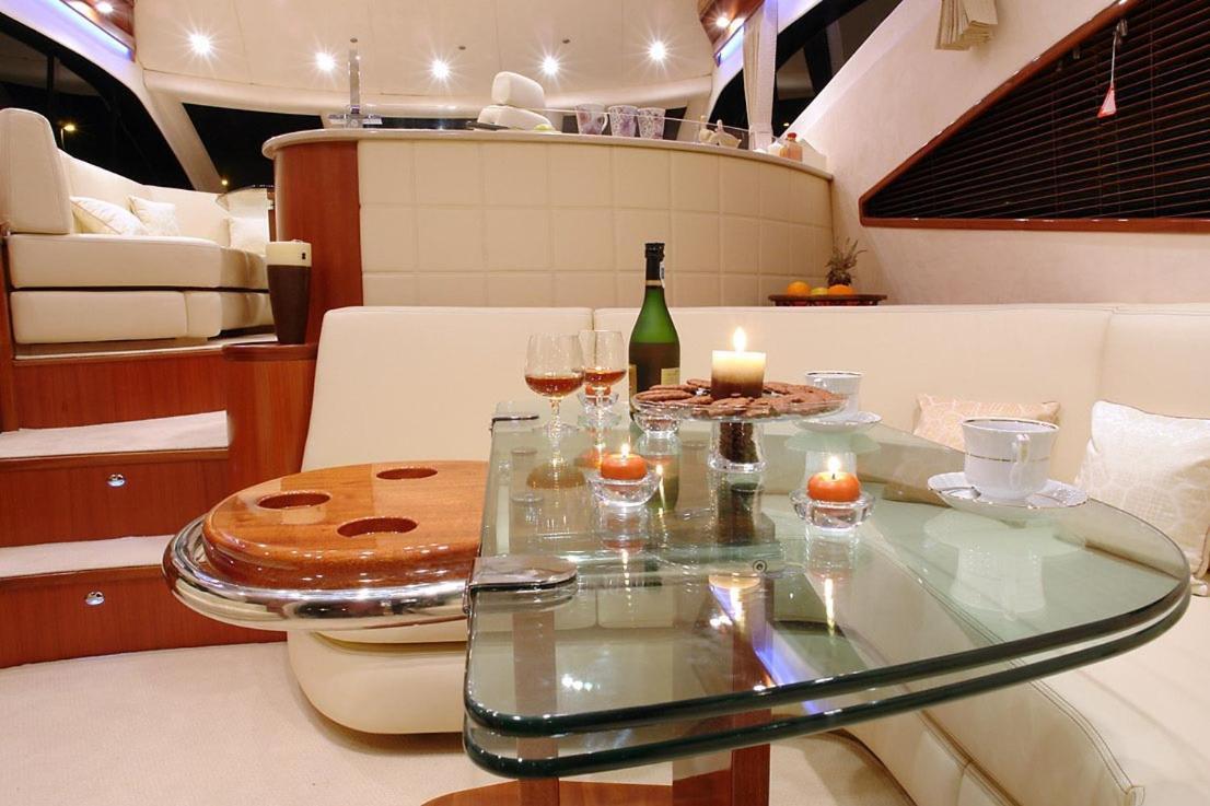 Yacht Pegasus II Hotell Barcelona Exteriör bild